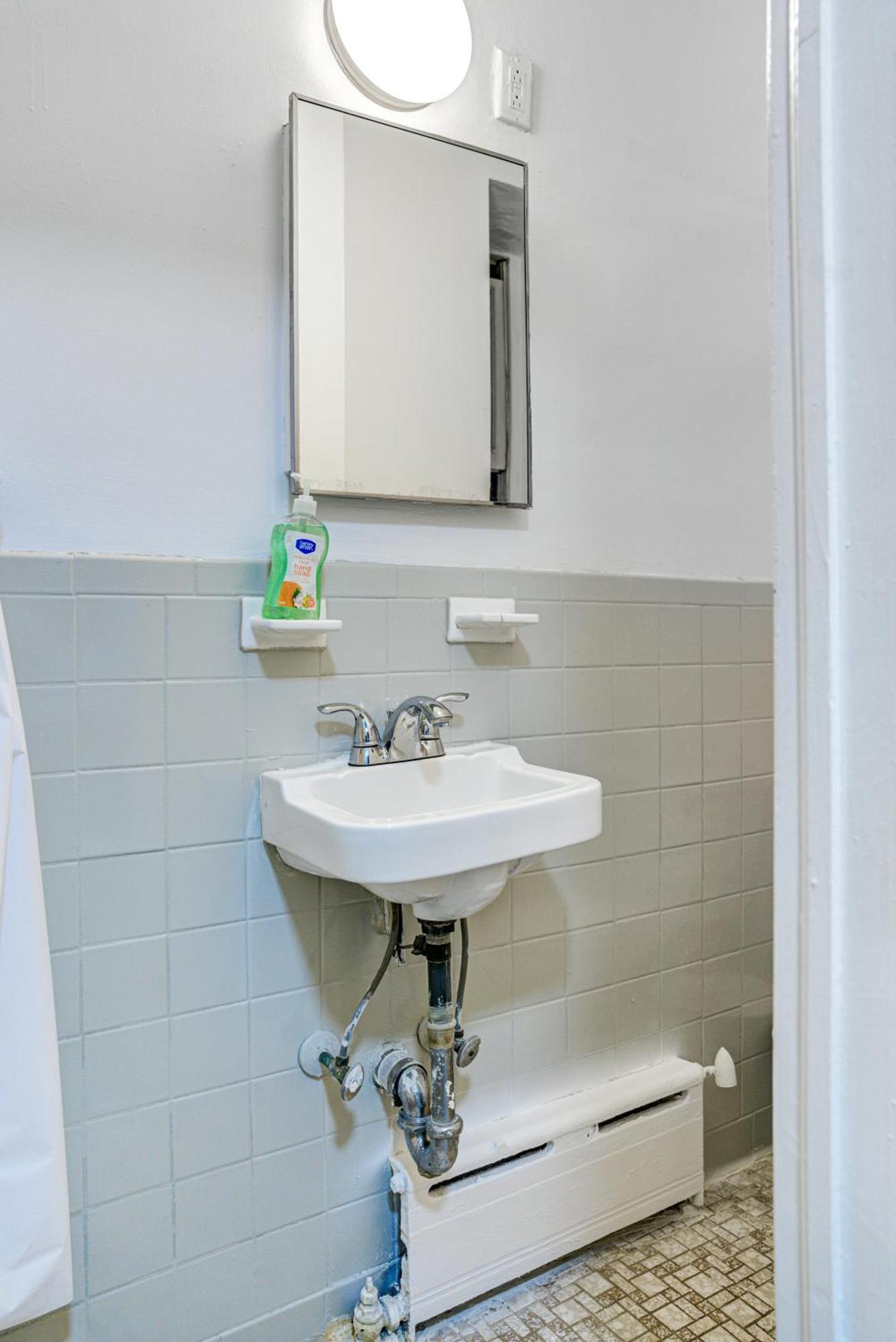 Oasis Of Serenity In Perfect Location Of Hell Kitchen Apartamento Nova York